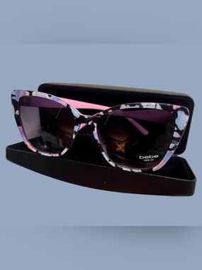 bebe New in Case Sunglasses Floral Pink/blue/crystals & logo side 100% UV